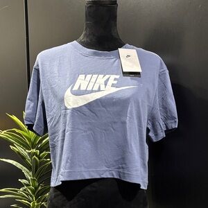 Nike The Nike T,loose fit crewneck,chest screen print logo,crop/short length